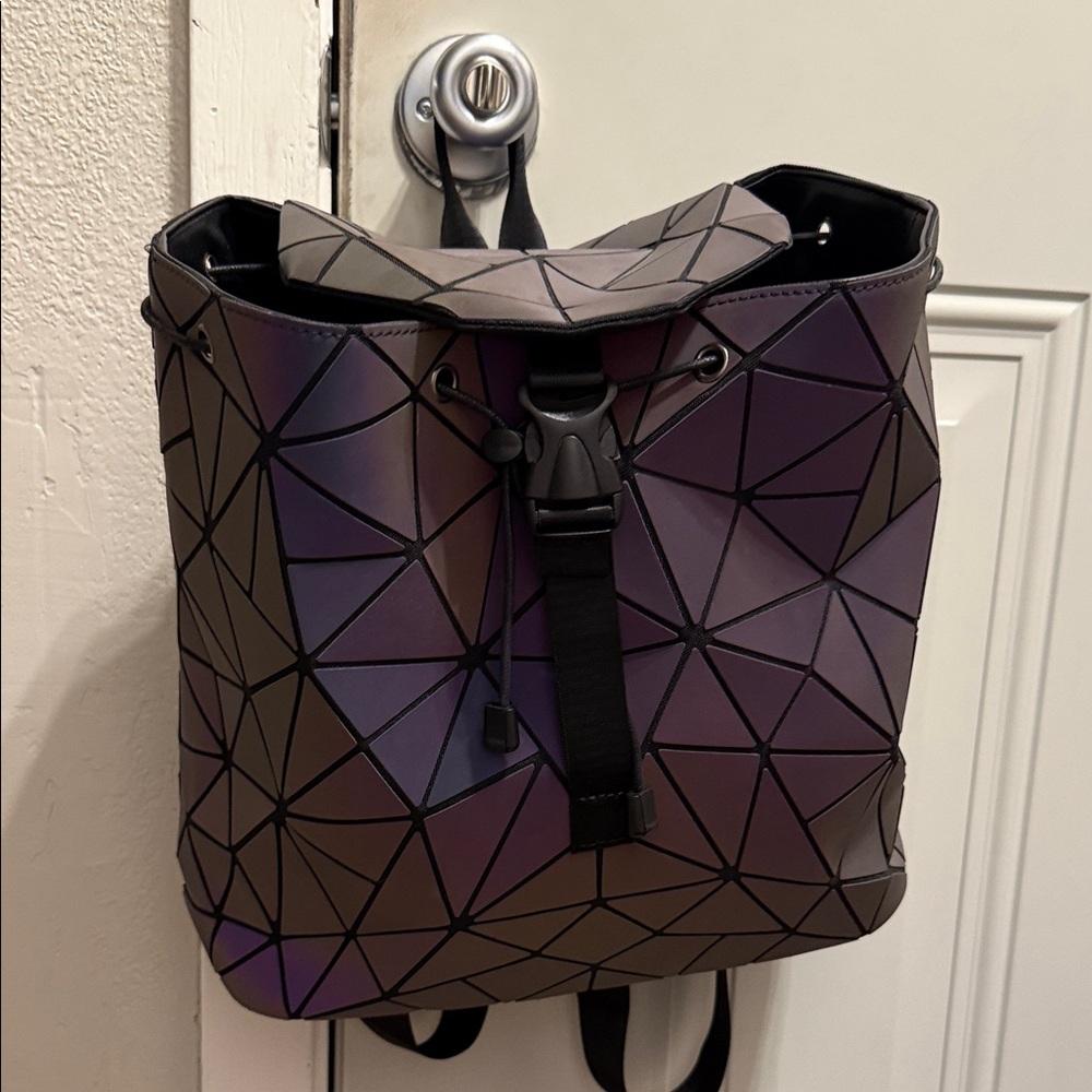 Geometric Patterned Color Changing Backpack - image 3